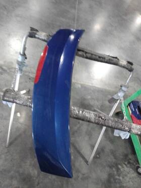 176.hy1w16 Hyundai Veloster 2016 High Mounted Stop Light 629875