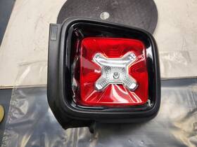 166-02751cl Jeep 2016-2020 Renegade Tail Light Lamp Driver Side Left Gloss Bezel Oem