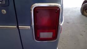 166-00975ar Jeep/plymouth Truck Passenger Right Tail Light With Bezel Fits 78-80 Dodge 100 Van 251343