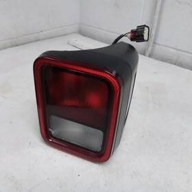 Bjm92426210 Jeep/plymouth Truck 2021 Gladiator Passenger Side Incand Tail Light Quarter Panel Mounted