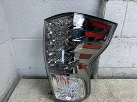 166-60568al Lexus 2022 Gx460 Driver Left Side Tail Light Quarter Mounted Oem