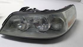 114-01150r Lincoln Town Car 2010 Headlight Right Side