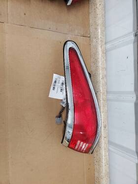 166-01628ar Lincoln Passenger Tail Light Ends Chrome Trim Fits 97-98 Mark Series 295903 166-01628ar Lincoln Passenger Tail Light Ends Chrome Trim Fits 97-98 Mark Series 295903