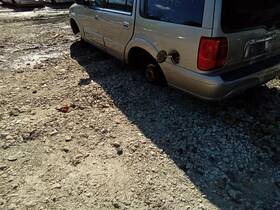 166-01915l Lincoln Driver Left Tail Light Quarter Panel Mounted Fits 01-02 Navigator 1721578