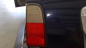166-02241bl Lincoln Driver Tail Light White Upper With Red Lower Lens Fits 03-06 Ls 1128393
