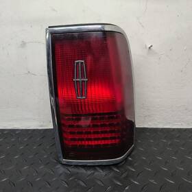 F0vy-13404-a Lincoln 90-97 Town Car Right Passenger Tail Light Lamp Oem