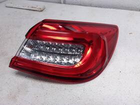Maserati 166.ma1t16 Quattropo 2016 Tail Light 890946
