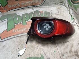 166-10862r Mazda Passenger Tail Light Hatchback Quarter Mounted Fits 19-21 3 3602618
