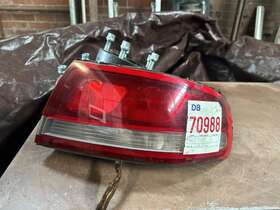 166-58585r Mazda Passenger Right Tail Light Thru 1/92 Outer Fits 92 929