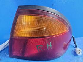 166-58816r Mazda Passenger Right Tail Light Outer Fits 96-98 Protege 9490