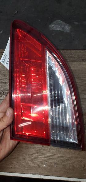 166-60014r Mazda Passenger Right Tail Light Lid Mounted Fits 12-17 5 1131365