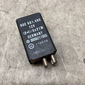 0008211063 Mercedes-benz 1982 89 450 560 Sl Hazard Flasher Oem Tested R107