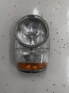 1138200066 Mercedes-benz New 1966-1968 Clear/amber Headlight Lens With Chrome