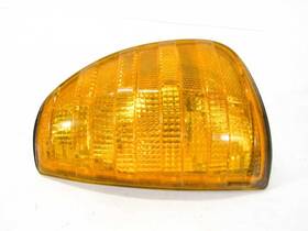 0008208821 Mercedes-benz 1305233053 77-85 W123 Left Turn Signal Blinker Lamp Has Small Crack