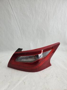 166-10015r Nissan Passenger Tail Light Decklid Mounted Fits 17-18 Altima