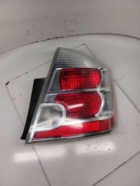 166-50384r Nissan Passenger Tail Light Quarter Mounted Fits 07-09 Sentra 1207495
