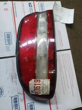 166-58715l Nissan Driver Left Tail Light Quarter Panel Mounted Fits 95-97 Altima 615469