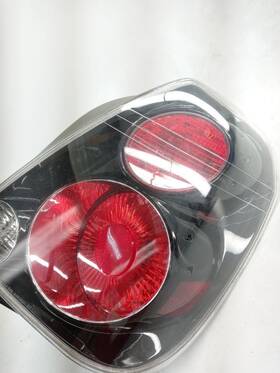 166-59810r Nissan 2006 Altima Passenger Right Taillight Ser Model Only Oem Rebuffed