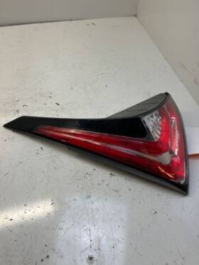 166-60913r Nissan Passenger Right Tail Light Liftgate Mounted Fits 15-18 Murano 68825