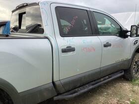 176.da1j18 Nissan Titan Xd 2018 High Mounted Stop Light 2175615