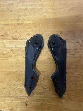 996.da1v06 Nissan 03-06 350z Headlamp Bracket Side Supports Pair Oem C