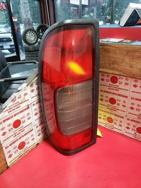 166-59445bl Nissan Frontier Driver Tail Light Quarter Panel Mounted Fits 00-01 167332