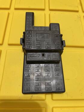 3s0cb0201 Nissan/infiniti Fx35 Fx50 Qx70 3s0cb020 Fuse Box Cover Oem Engine Bay 2007