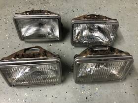 110524a Oldsmobile 110524a/2024 0022 1976 98 Headlights Donk 76 Olds