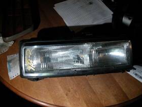 16507842 Oldsmobile 87-91 Calais Right Passenger Headlight Lamp Without Exterior Ornament