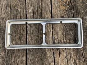 551468 Oldsmobile 1976 1977 Cutlass Right Headlight Bezel Oem 76 77