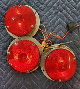 Pm Brand Pm-513 Three Vintage Pm513 Flush Mount 4.5 Inch Red Round Marker Signal 12v Lights Tested