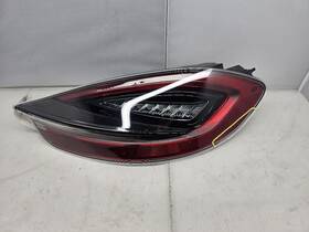 166-60956r Porsche 2015-2016 Cayman Base Darkened Lens Right / Passenger Tail Light 166-60956r Porsche 2015-2016 Cayman Base Darkened Lens Right / Passenger Tail Light