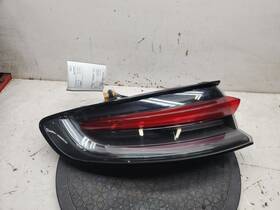 166.po1m20 Porsche 2020 Macan Driver Side Left Tail Light 762321