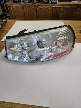 114-00748l Saturn Driver Left Headlight Fits 03-05 L Series 409586