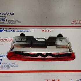176.gm7p06 Saturn 2006 Ion Rear Roof Mounted Third Brake Light High Stop Lamp 220707124 Oem
