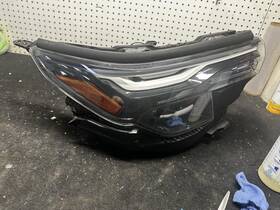 Subaru 114-12655r Passenger Headlight Led Incandescent Turn Signal Base Fits 25 Forester