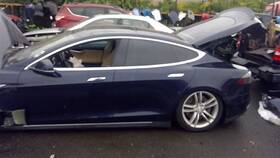 114.ts1s13 Tesla S 2013 Driver Side Left Headlight 1069666