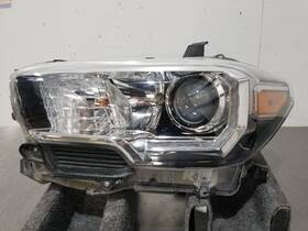 114-60653bl Toyota 16 2016 Tacoma Left Driver Headlight Halogen With Led Daytime Running