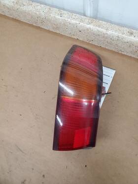 166-58849al Toyota Driver Tail Light Quarter Panel Mounted Fits 97-99 Camry 290311