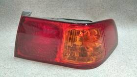 G146-168206 Toyota 166-60160br Passenger Right Tail Light Quarter Mounted Fits 00-01 Camry