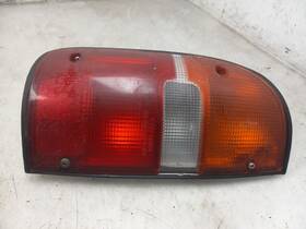 166-60268l Toyota 95 96 97 98 99 00 Tacoma Driver Left Tail Light Red-3k4
