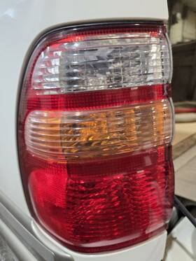 166-60329l Toyota Driver Tail Light Quarter Panel Mounted Fits 98-02 Land Cruiser 632022