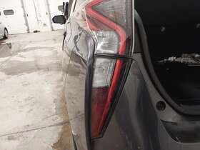 166-61001l Toyota Driver Tail Light Prius Vin Fu 7th And 8th Digit Fits 16-18