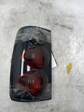 166.to1690 Toyota 1990 Pickup Driver Left Tail Light After Market