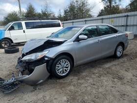 176.to1k17 Toyota Camry 2017 High Mounted Stop Light 1116039