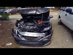 176.to1u21 Toyota Camry 2021 High Mounted Stop Light 892085