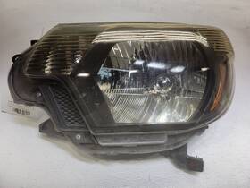 81110-04221 Toyota 2013-2016 Tacoma Passenger Headlight With Smoked Trim Damaged Tabs