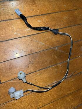 81275-02050 Toyota 98-02 Corolla Socket Plug Harness License Plate Lamp Light 1998-2002