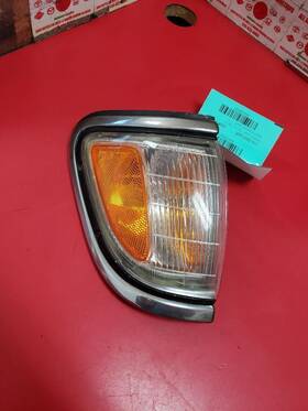 116-58553ar Toyota Tacoma Passenger Corner/park Light Park Lamp-turn Signal Fits 95-97 166331