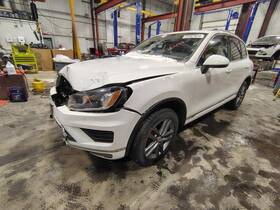 114-60544r Volkswagen 15 - 17 Touareg Passenger Side Headlight Assembly E858464